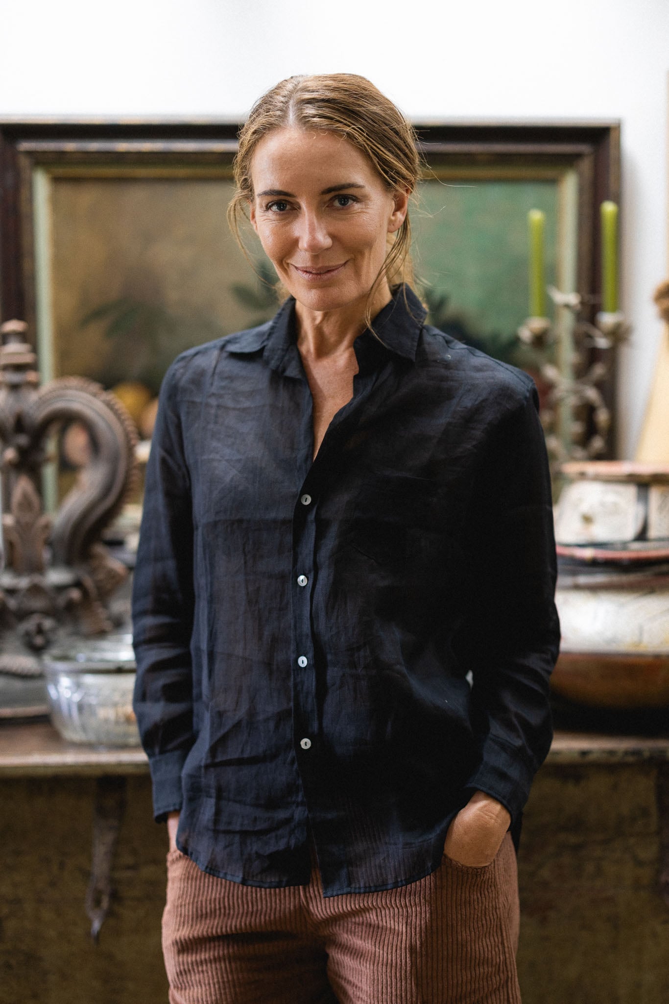 Boyfriend shirt in black Ramie linen by The Tailor & his Lover