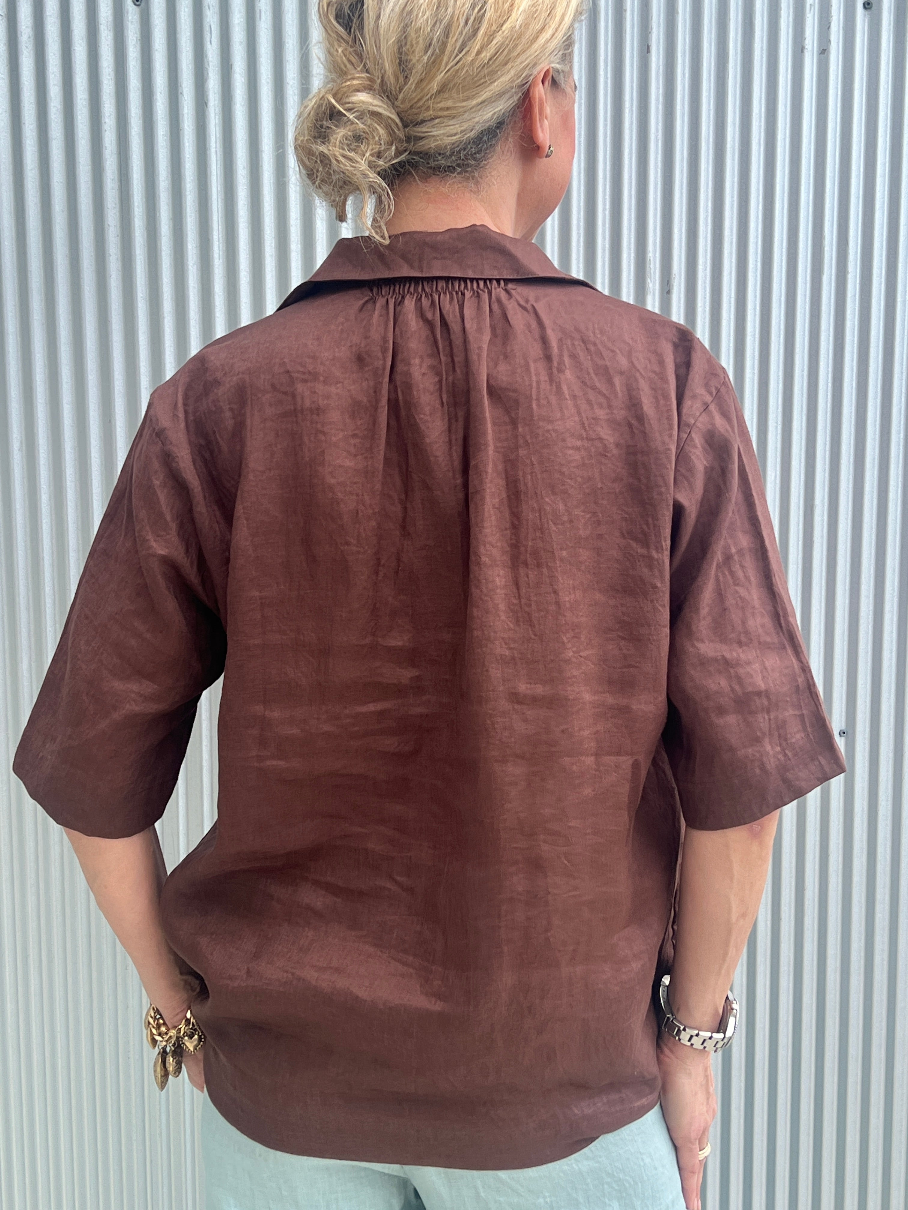 Tiny Tuck Shirt Deep Chocolate Linen