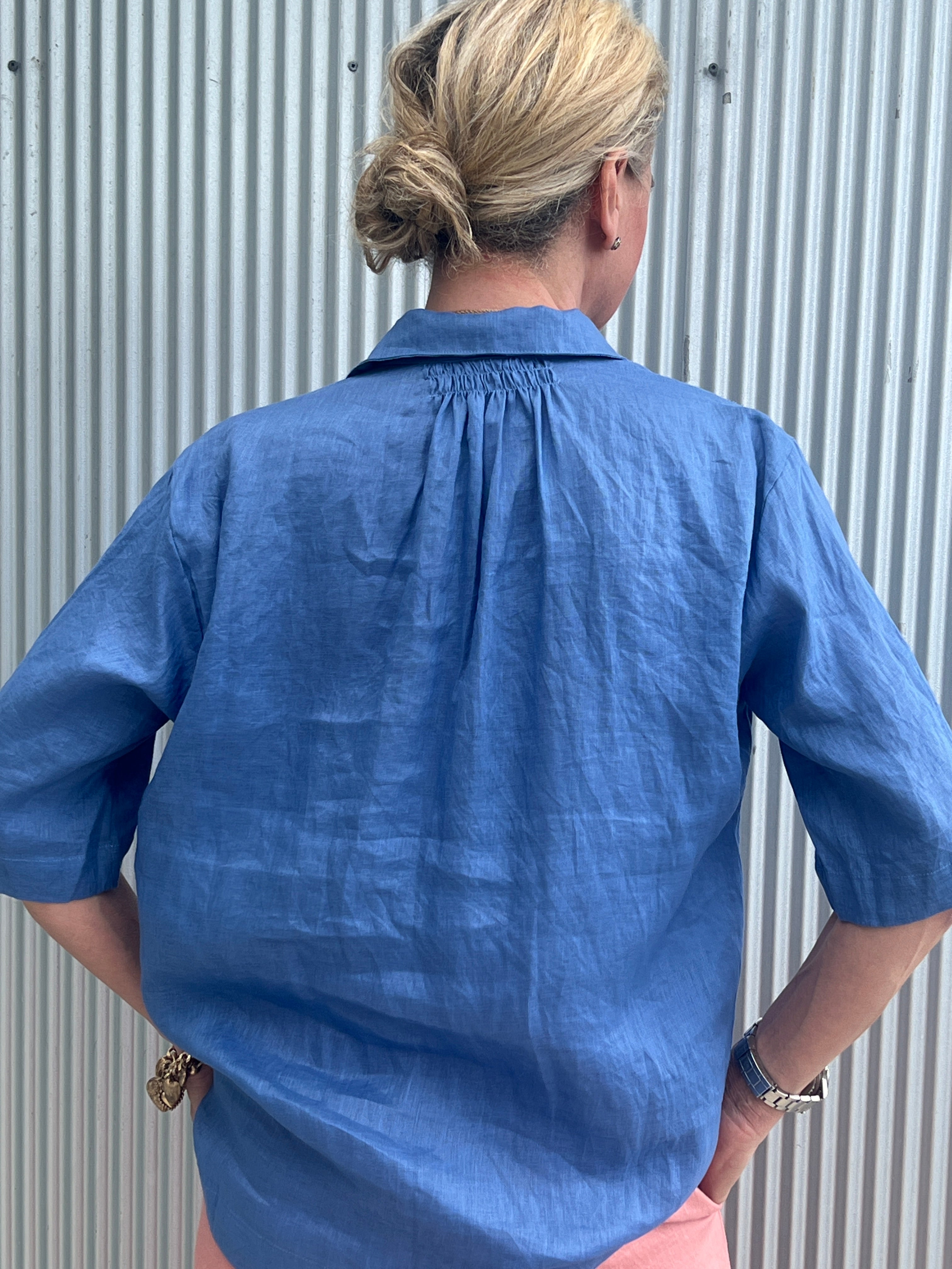 Tiny Tuck Shirt Med Blue Linen