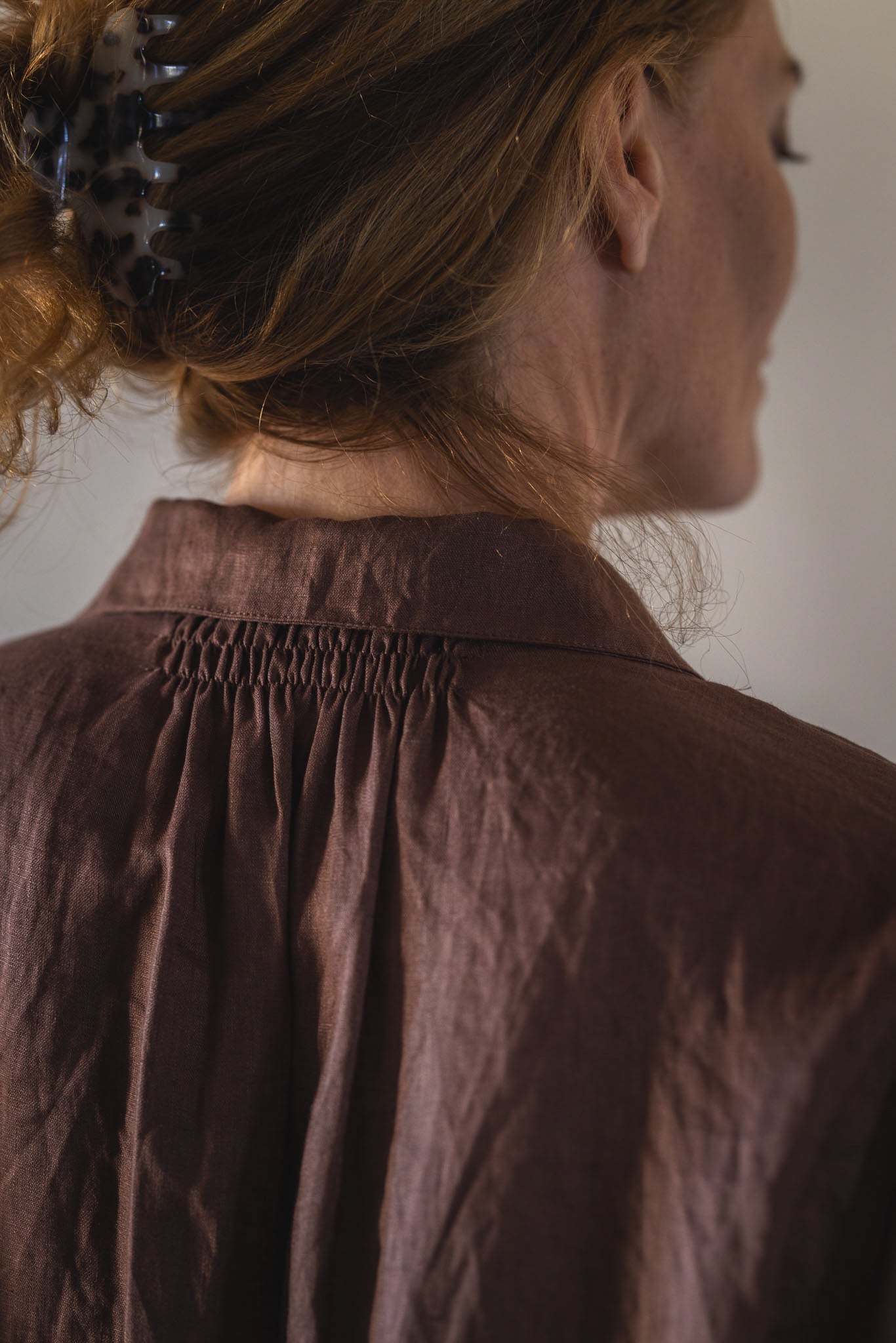 Tiny Tuck Shirt Deep Chocolate Linen